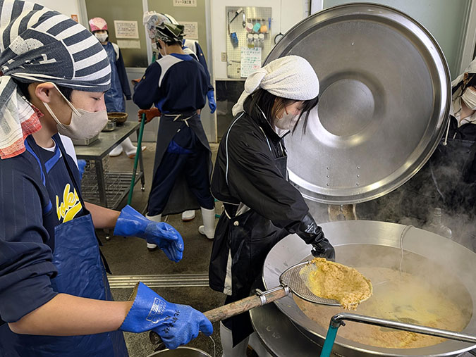 収穫リンゴによるジュースづくり